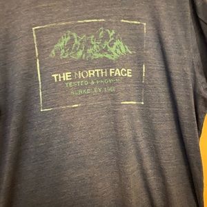 Men’s North Face Tee